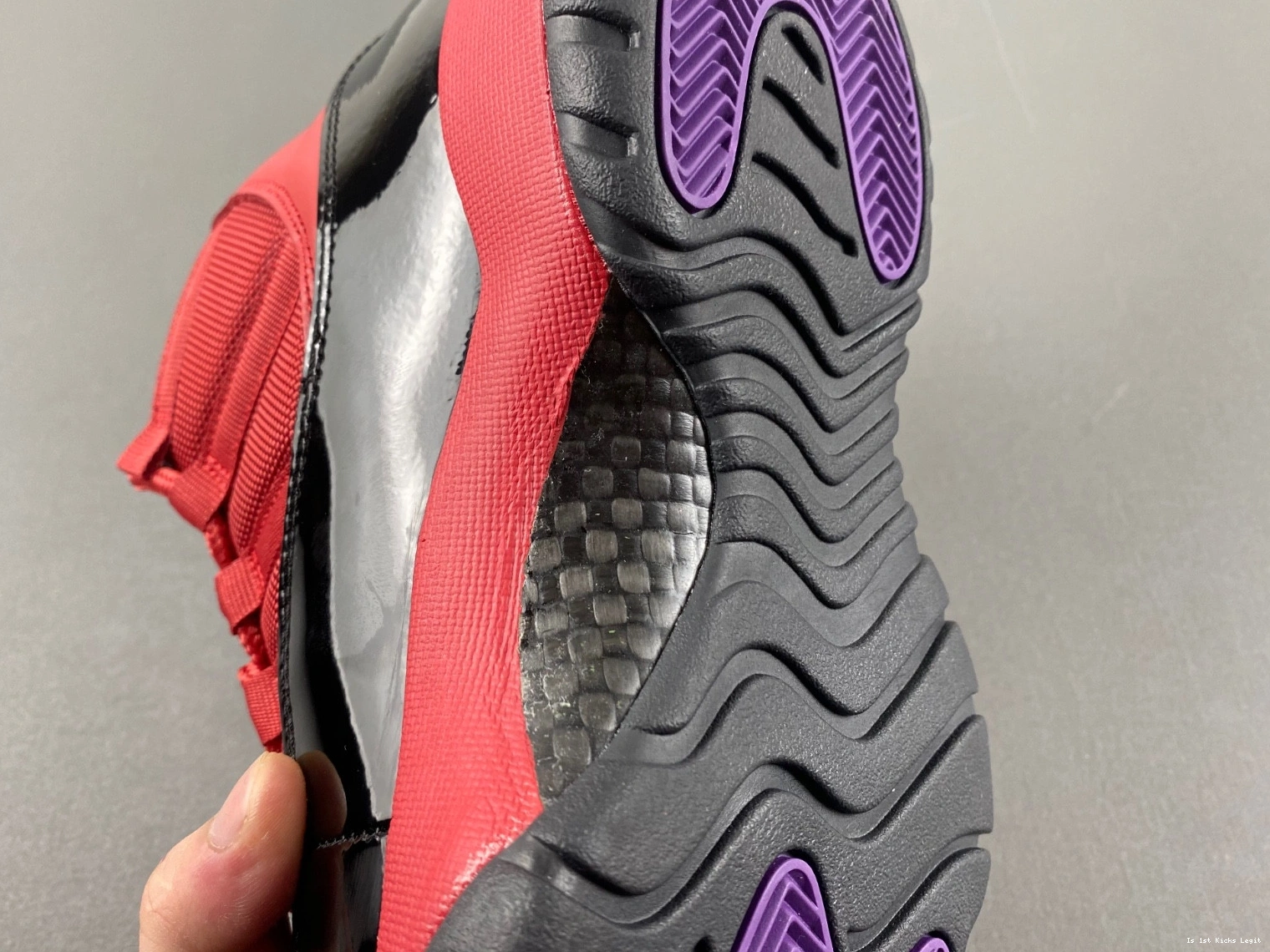 11 Jordan Air CT8012-600 0930